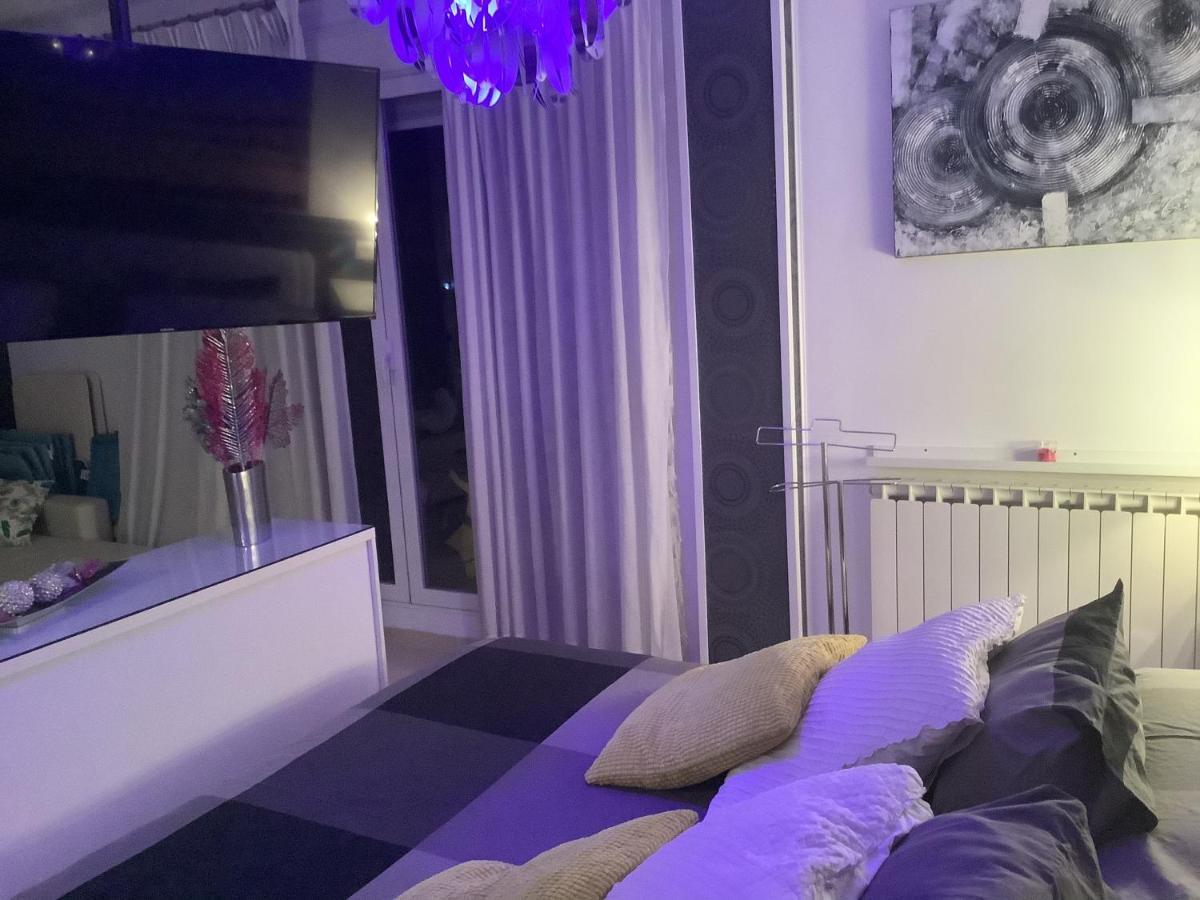 Atico Rilque, Apartamentos Independientes Con Jacuzzi Privado Y Terraza En 龙达 外观 照片