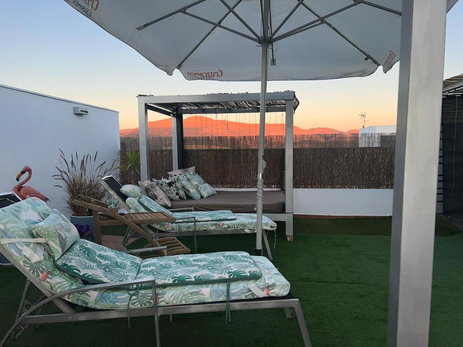 Atico Rilque, Apartamentos Independientes Con Jacuzzi Privado Y Terraza En 龙达 外观 照片