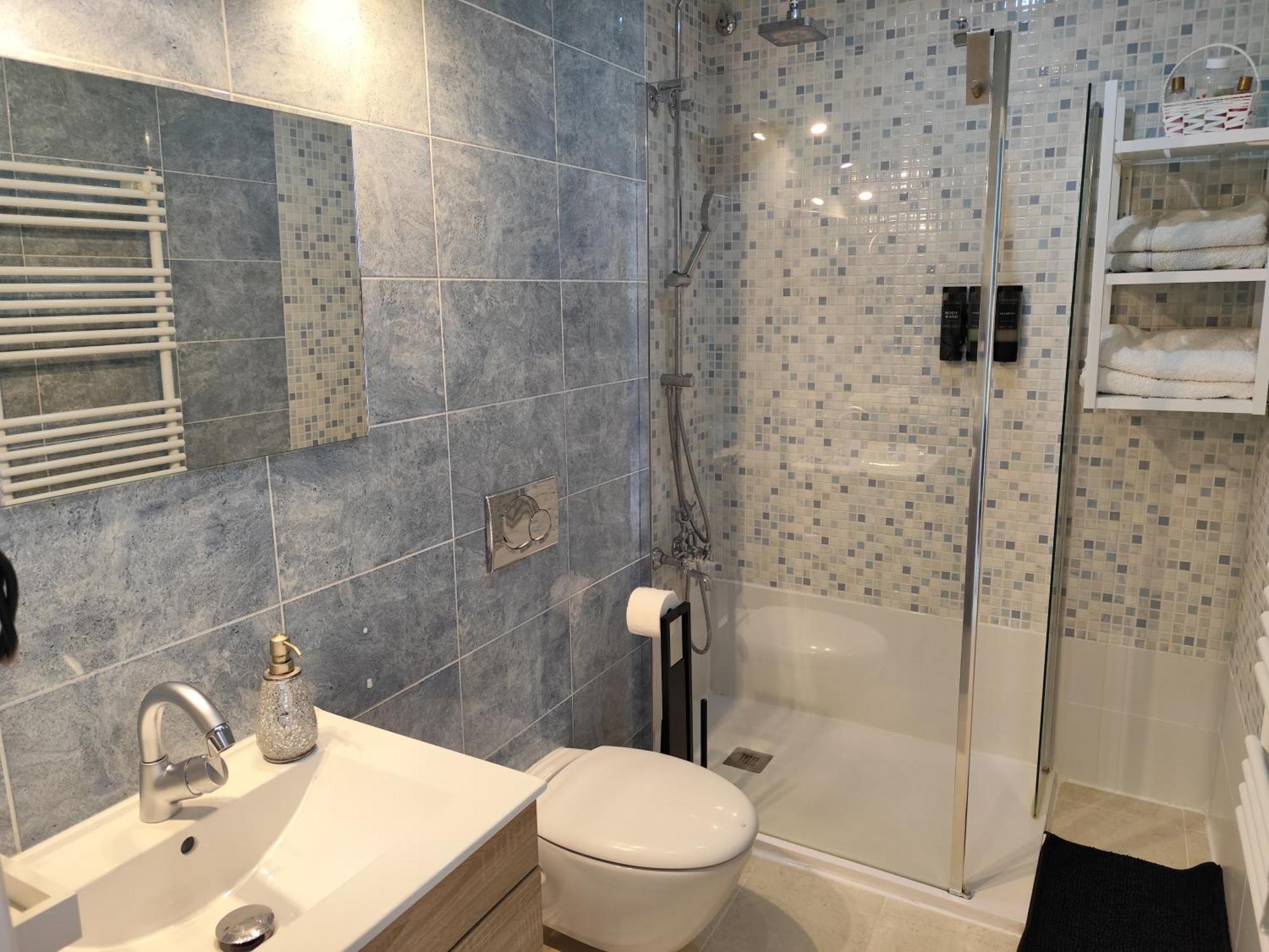 Atico Rilque, Apartamentos Independientes Con Jacuzzi Privado Y Terraza En 龙达 外观 照片